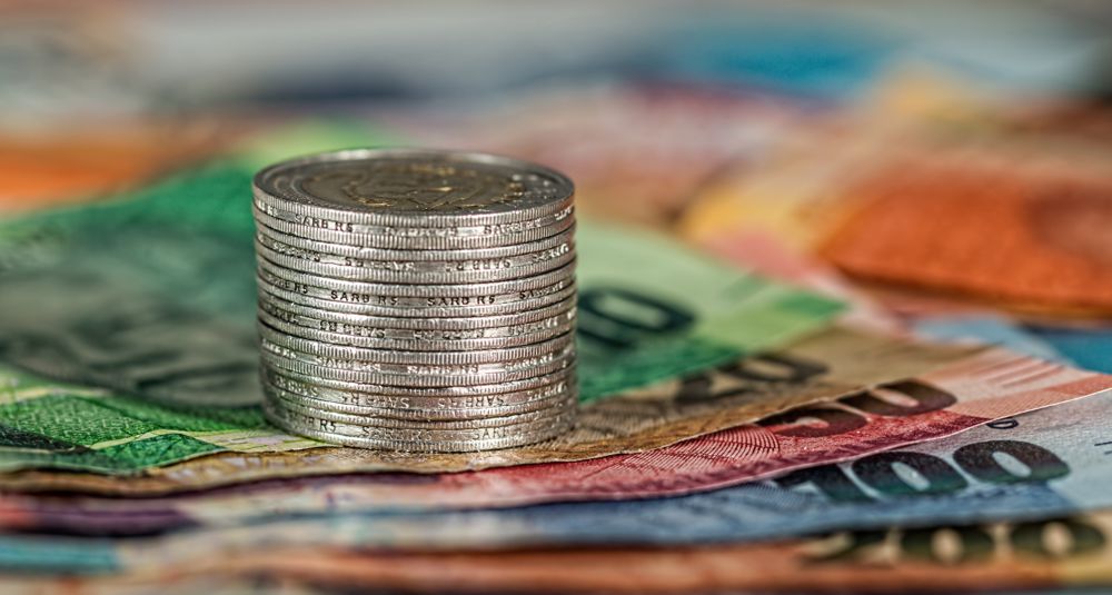 Photo by Pixabay: https://www.pexels.com/photo/bank-banking-banknotes-business-210574/